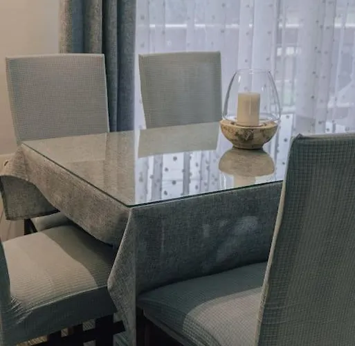 فيلة Papa's House *